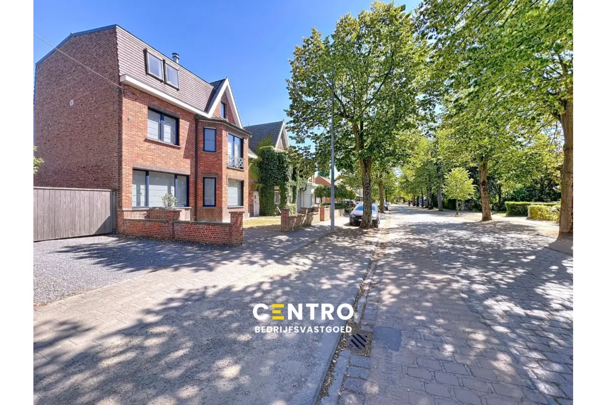 Handelszaak te  koop in Kortrijk 8500 0.00€ 5 slaapkamers 1012.00m² - Zoekertje 695799