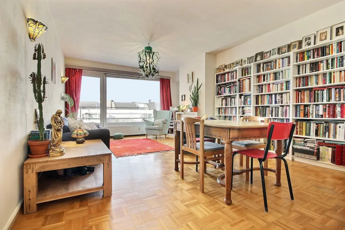 Appartement te  koop in Sint-Jans-Molenbeek 1080 219000.00€ 2 slaapkamers 92.00m² - Zoekertje 696245