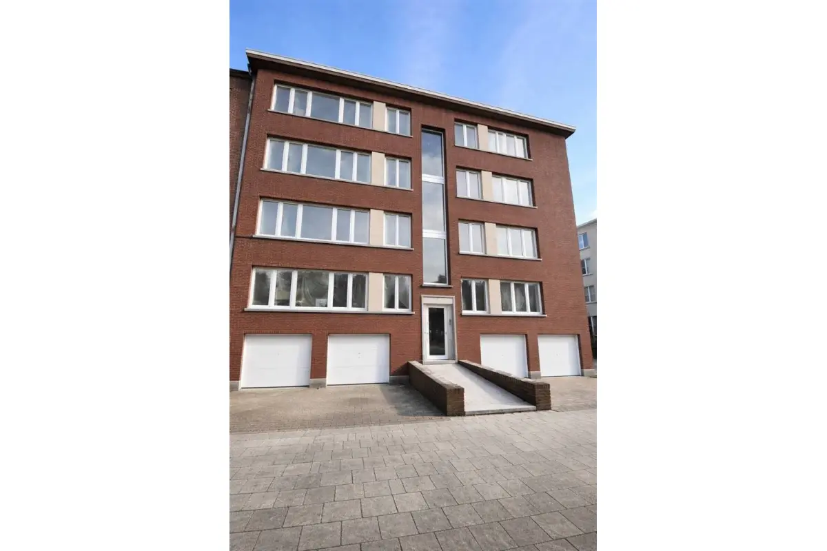Commerce à vendre à Berchem 2600 2695000.00€  chambres 80.00m² - annonce 696728