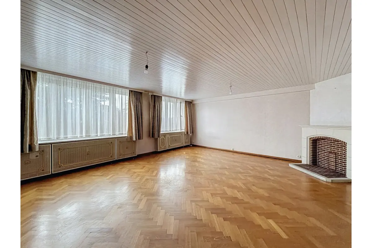 Appartement te  huur in Sint-Jans-Molenbeek 1080 1250.00€ 2 slaapkamers 100.00m² - Zoekertje 696808