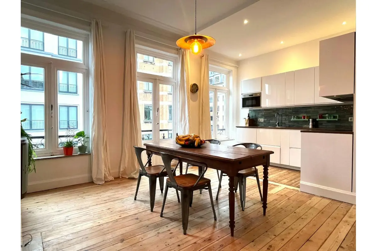 Huis te  huur in Sint-Gillis 1060 2560.00€  slaapkamers m² - Zoekertje 696952