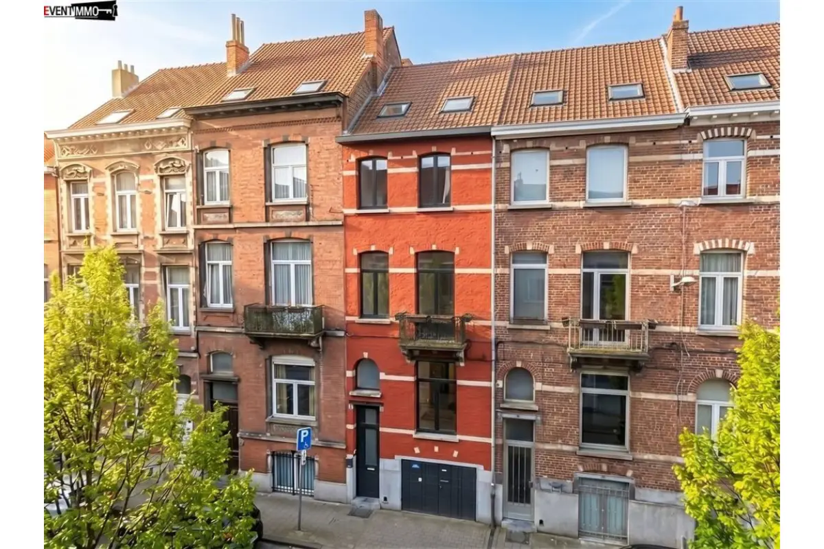 Huis te  koop in Sint-Joost-ten-Node 1210 645000.00€ 4 slaapkamers 240.00m² - Zoekertje 756362