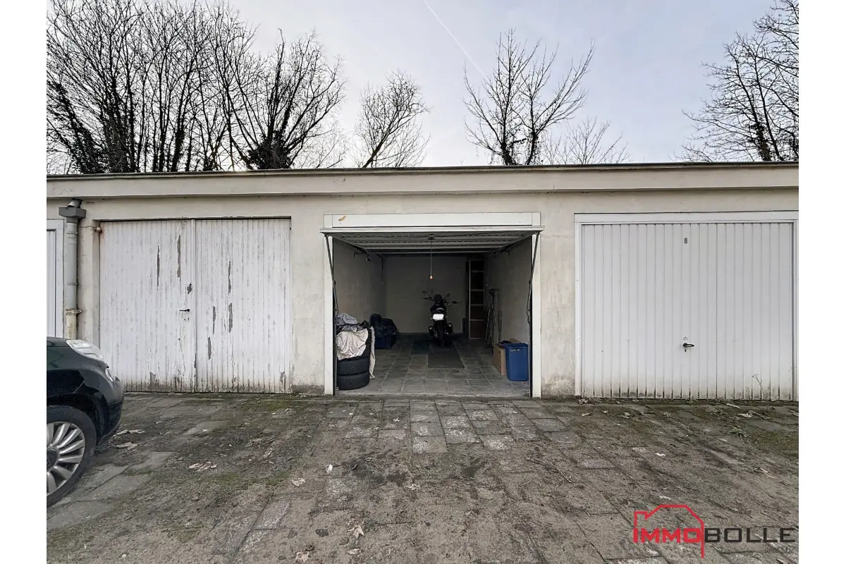 Parking & garage te  huur in Oudergem 1160 150.00€  slaapkamers m² - Zoekertje 697863