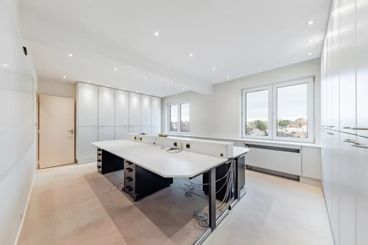 Handelszaak te  koop in Sint-Pieters-Woluwe 1150 545000.00€  slaapkamers 172.00m² - Zoekertje 697529