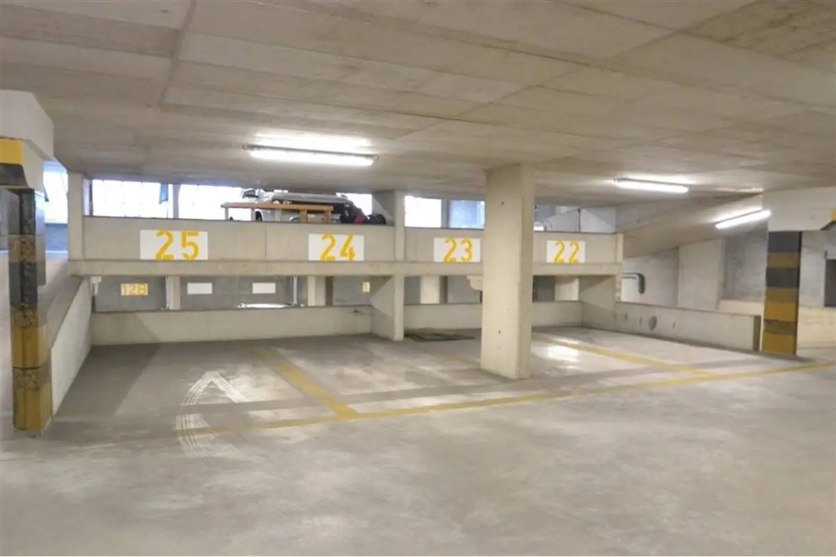 Parking & garage te  koop in Lier 2500 25000.00€  slaapkamers m² - Zoekertje 697088