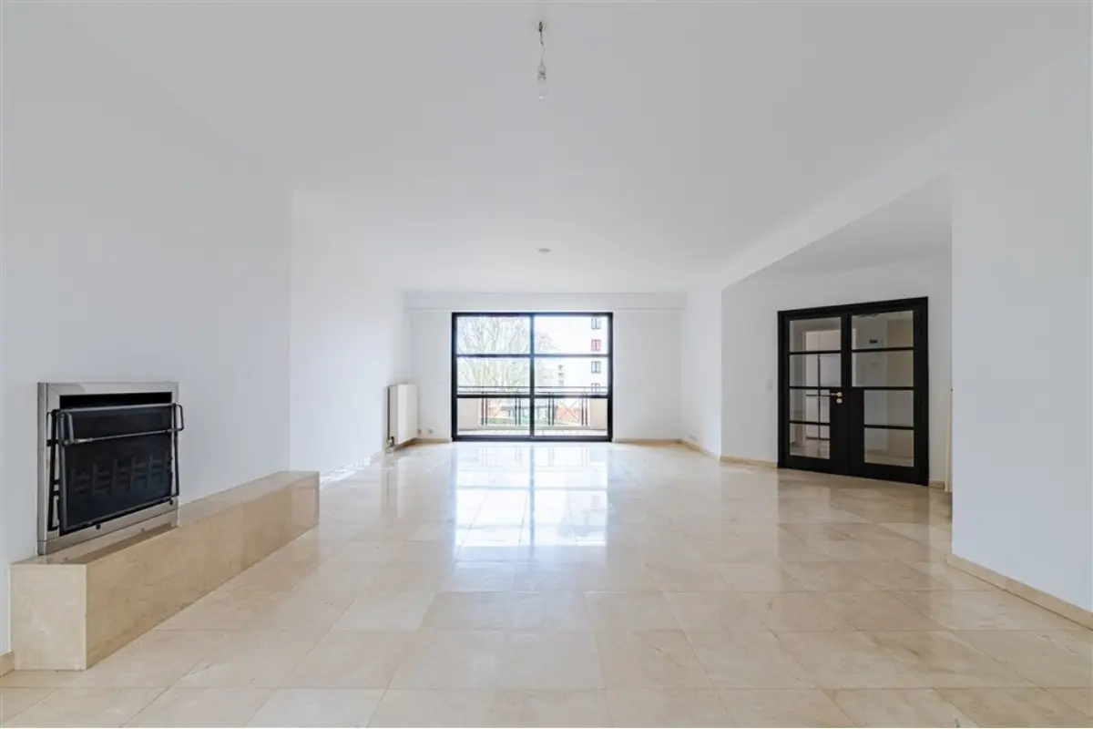 Appartement te  huur in Ukkel 1180 2200.00€ 3 slaapkamers 160.00m² - Zoekertje 698212