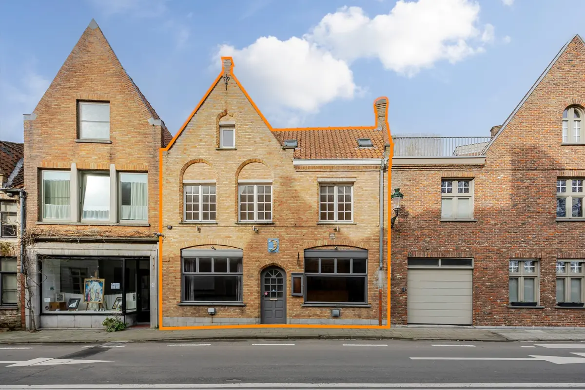 Handelszaak te  koop in Brugge 8000 295000.00€  slaapkamers 319.00m² - Zoekertje 697223