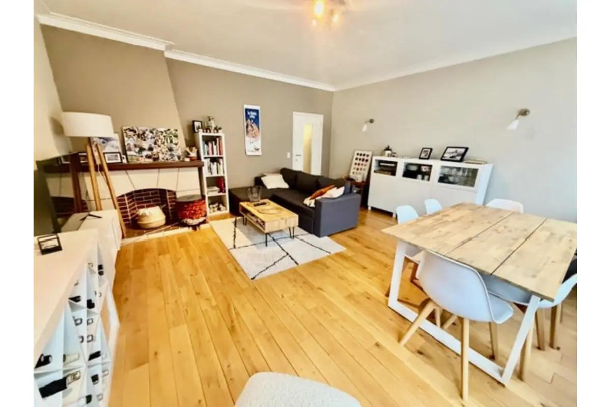 Appartement te  huur in Elsene 1050 1250.00€ 2 slaapkamers 90.00m² - Zoekertje 698139