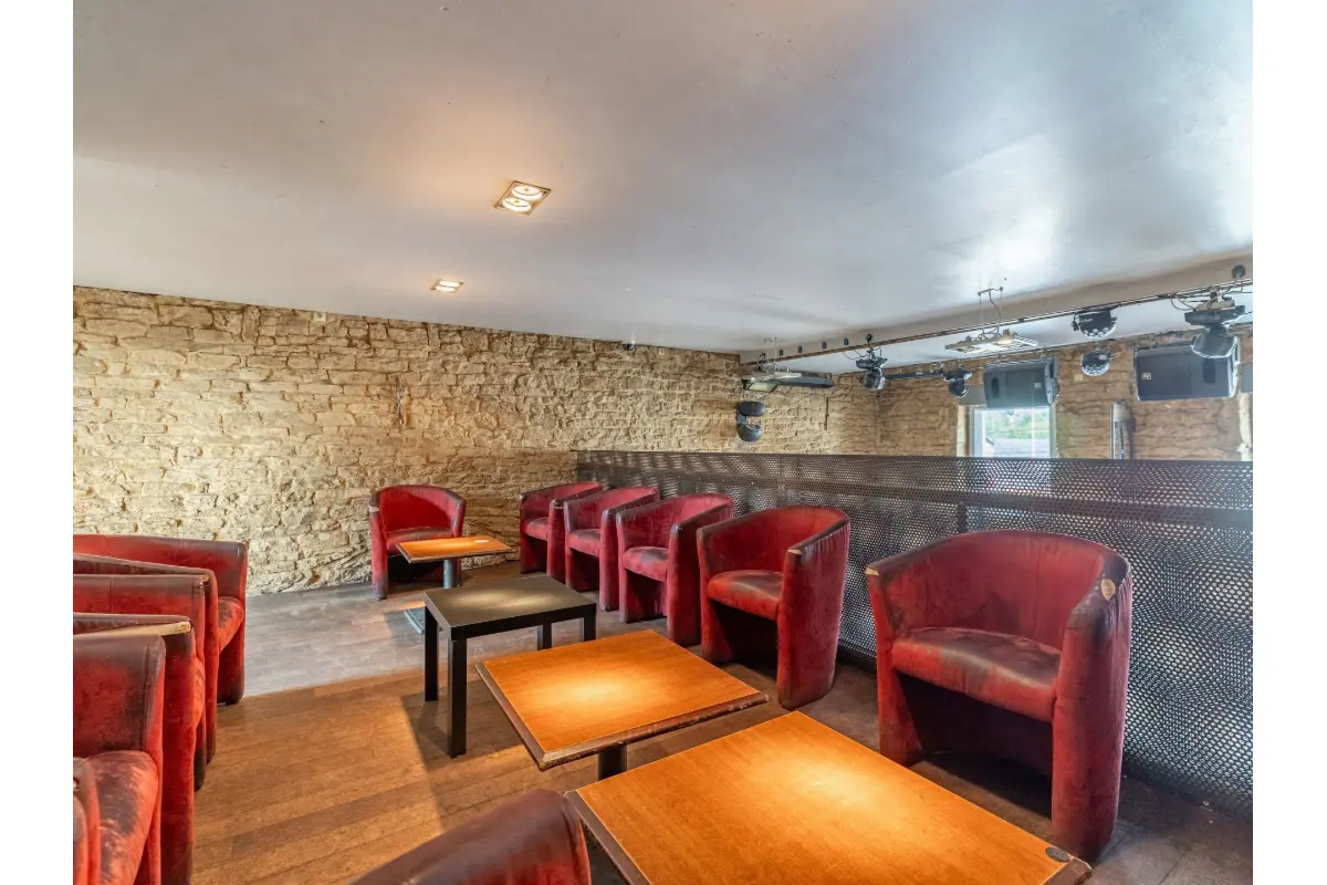 Handelszaak te  koop in Virton 6760 295000.00€  slaapkamers 1.00m² - Zoekertje 697272