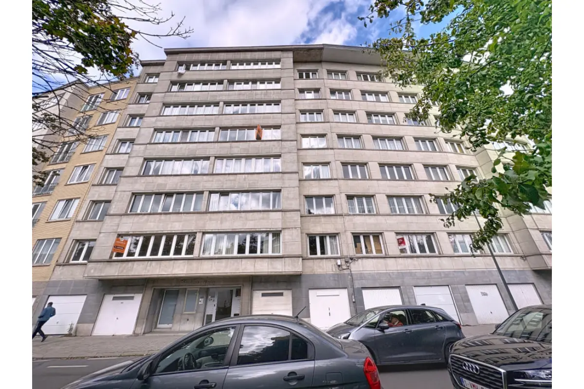 Parking & garage te  koop in Sint-Jans-Molenbeek 1080 35000.00€  slaapkamers m² - Zoekertje 697871