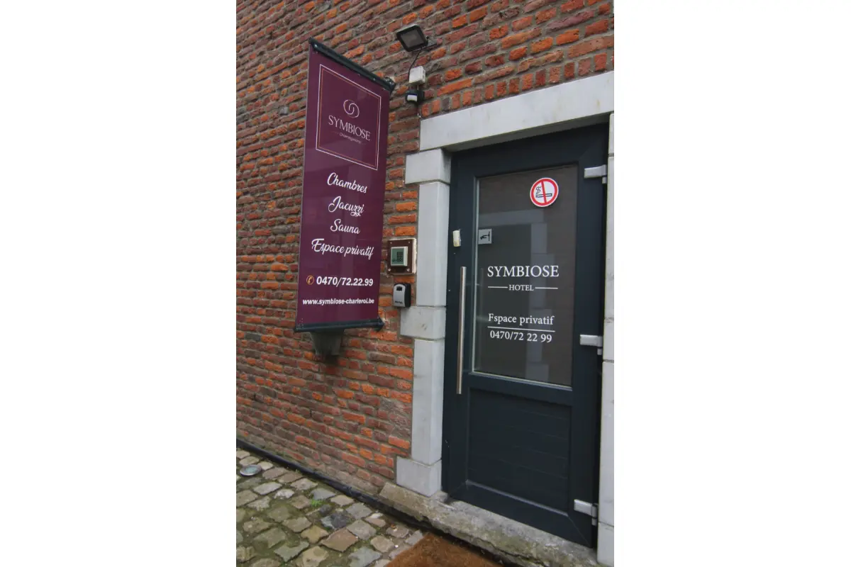 Handelszaak te  koop in Gosselies 6041 40000.00€  slaapkamers 150.00m² - Zoekertje 697459