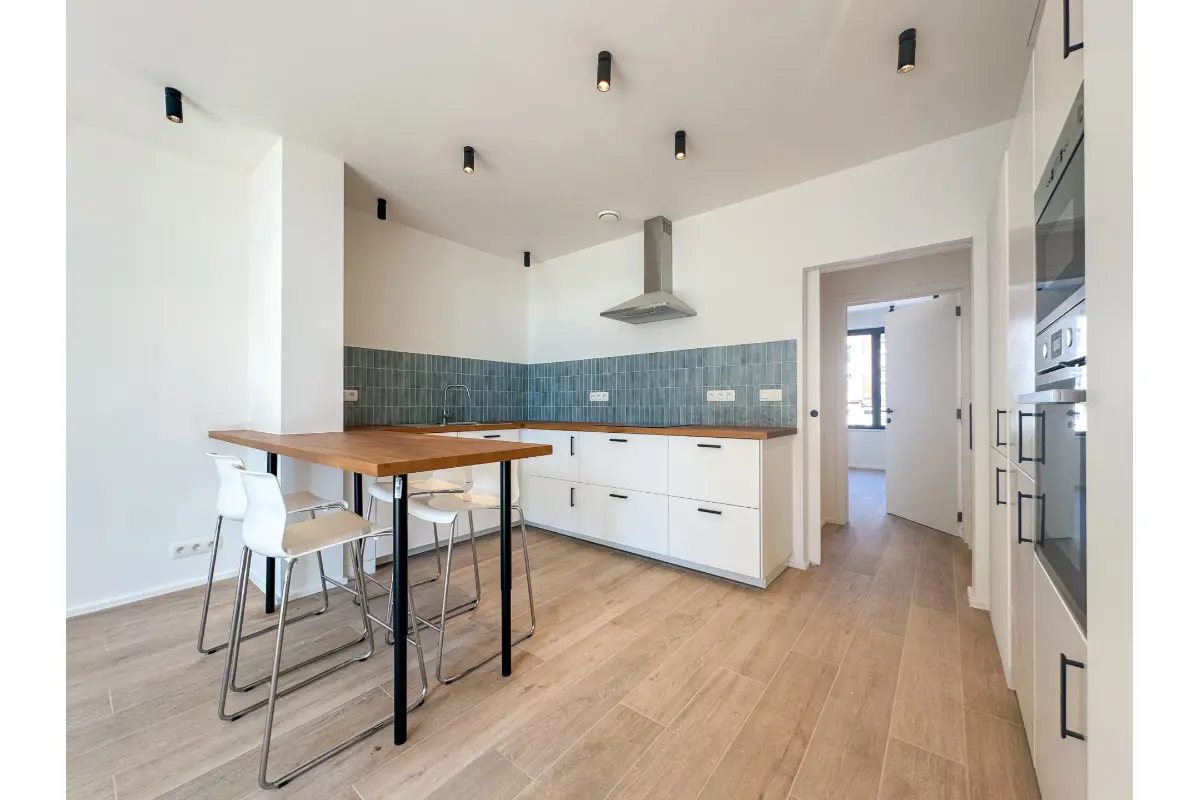 Appartement te  huur in Ukkel 1180 1200.00€ 1 slaapkamers 61.00m² - Zoekertje 698700