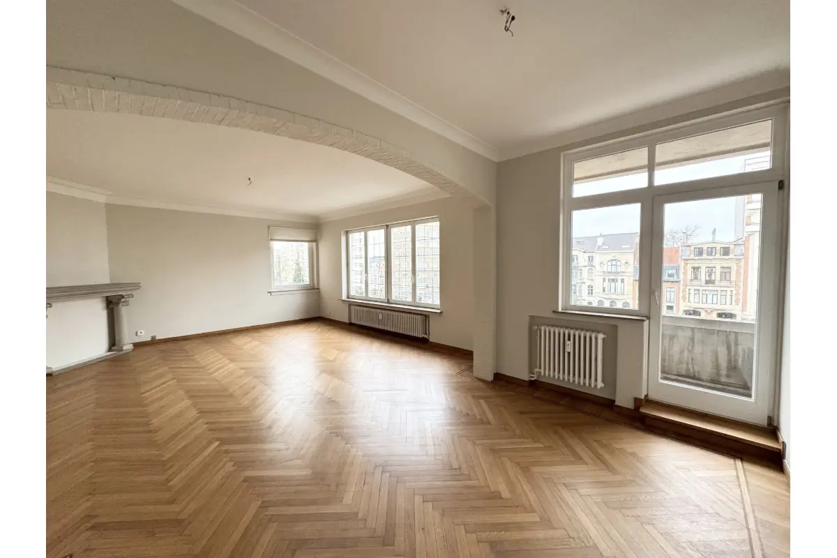Appartement te  huur in Etterbeek 1040 1300.00€ 2 slaapkamers 132.00m² - Zoekertje 698731
