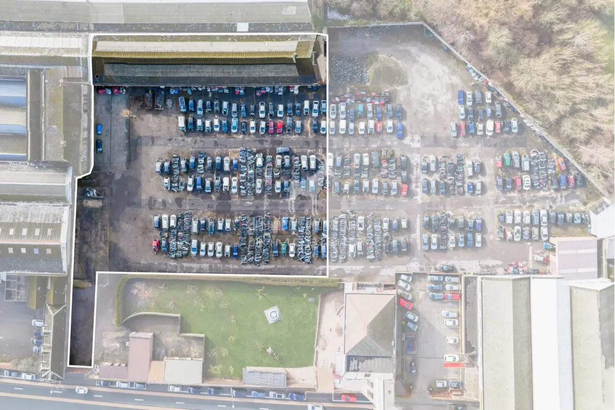 Parking & garage te  koop in Monceau-sur-Sambre 6031 399999.00€  slaapkamers m² - Zoekertje 699202