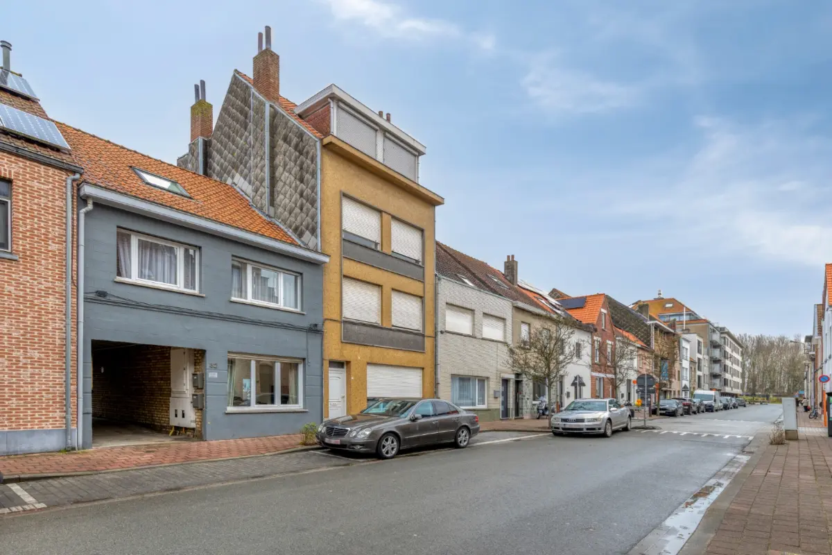 Appartementsgebouw te  koop in Knokke-Heist 8300 550000.00€ 4 slaapkamers 210.00m² - Zoekertje 698528