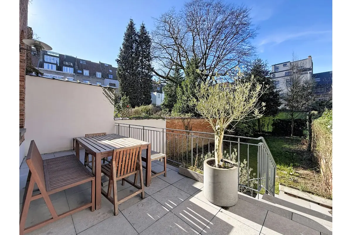 Maison à  à Uccle 1180 4900.00€ 5 chambres 359.00m² - annonce 699752