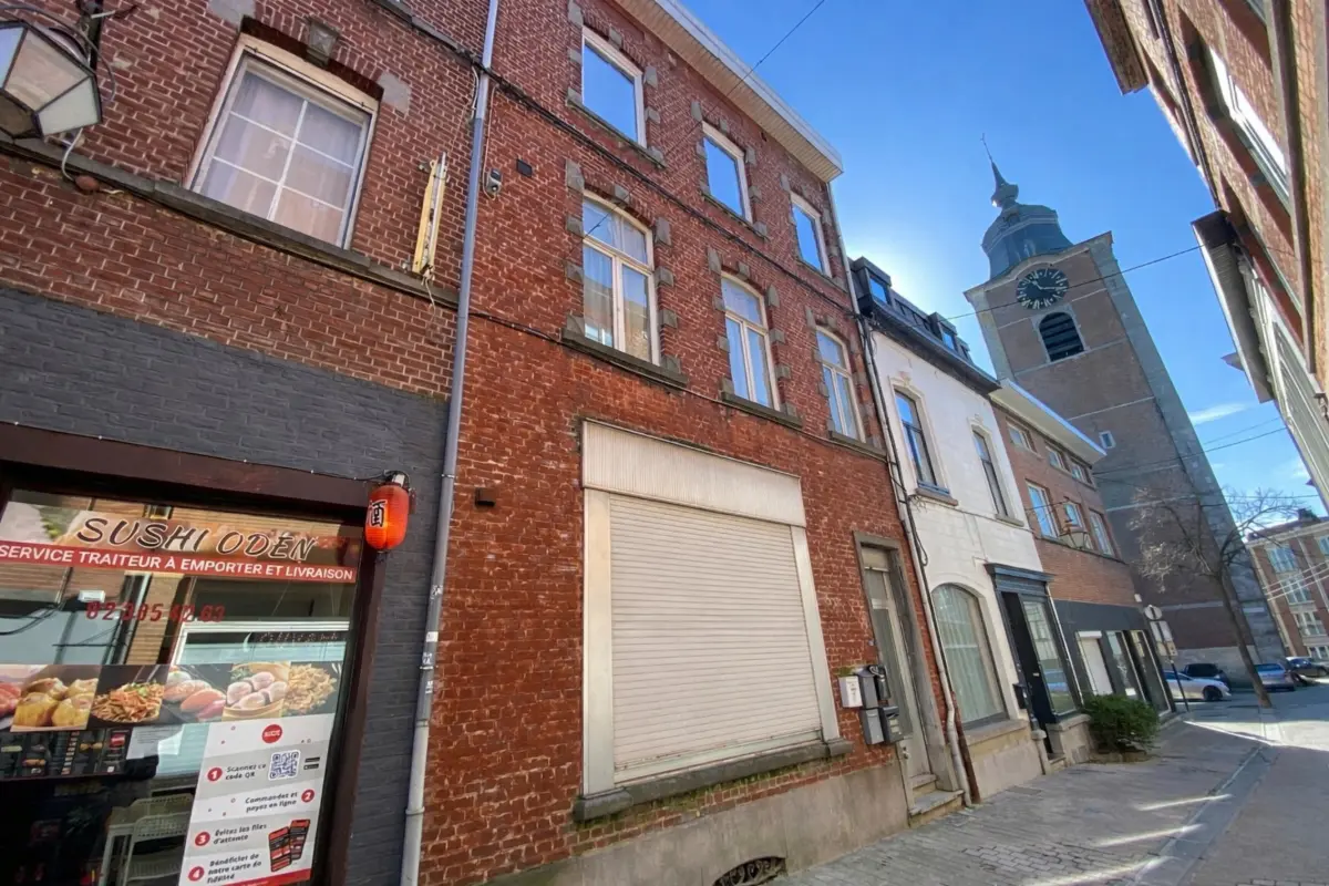 Appartementsgebouw te  koop in Eigenbrakel 1420 825000.00€ 5 slaapkamers 290.00m² - Zoekertje 699704