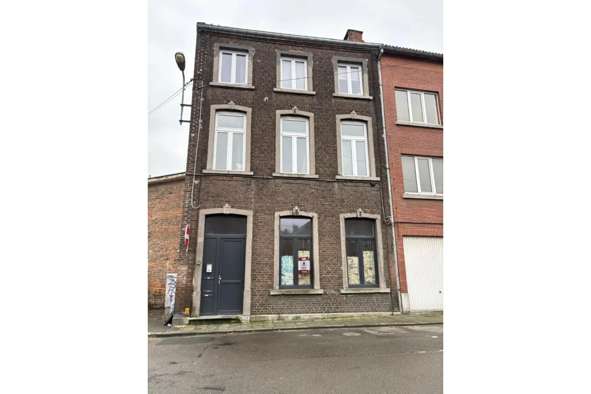 Appartementsgebouw te  koop in Marcinelle 6001 279000.00€ 5 slaapkamers m² - Zoekertje 699870
