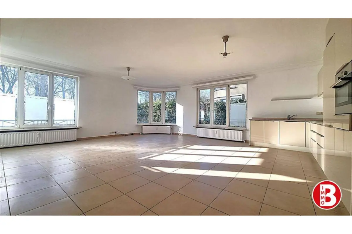 Rez-de-chaussée à vendre à Schaerbeek 1030 285000.00€ 2 chambres 110.00m² - annonce 699452