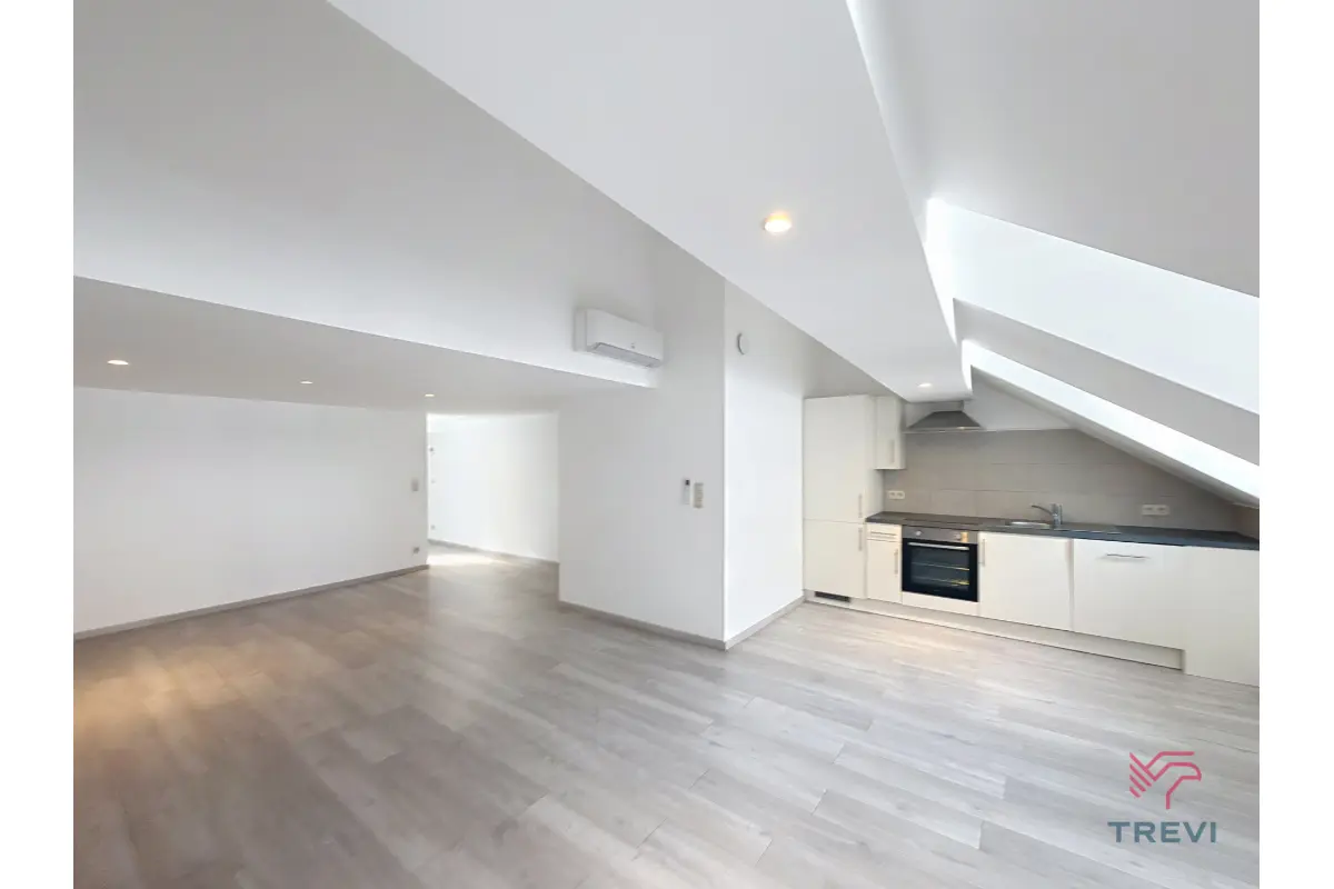 Duplex te  huur in Brussel 1000 1300.00€ 2 slaapkamers 100.00m² - Zoekertje 699923