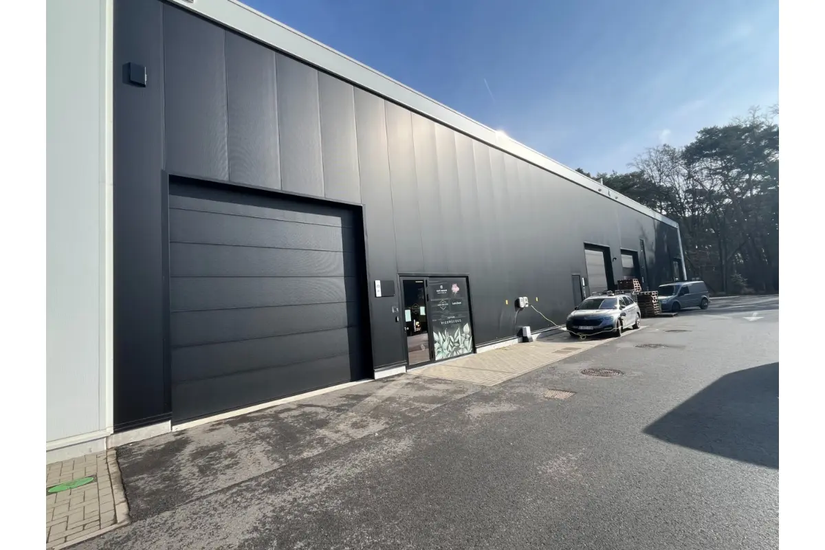 Commerce à louer à Hasselt 3500 2100.00€  chambres 324.00m² - annonce 700158