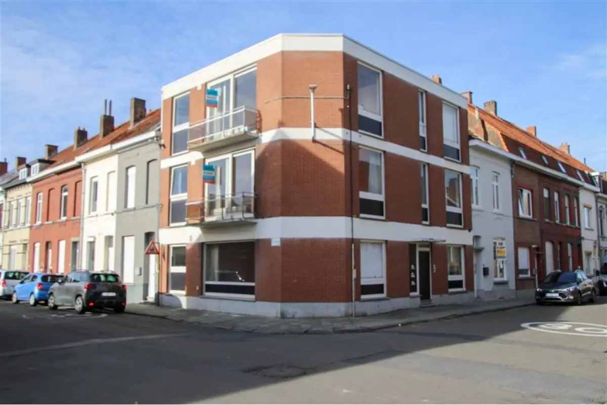 Appartementsgebouw te  koop in Menen 8930 325000.00€ 6 slaapkamers 240.00m² - Zoekertje 700571