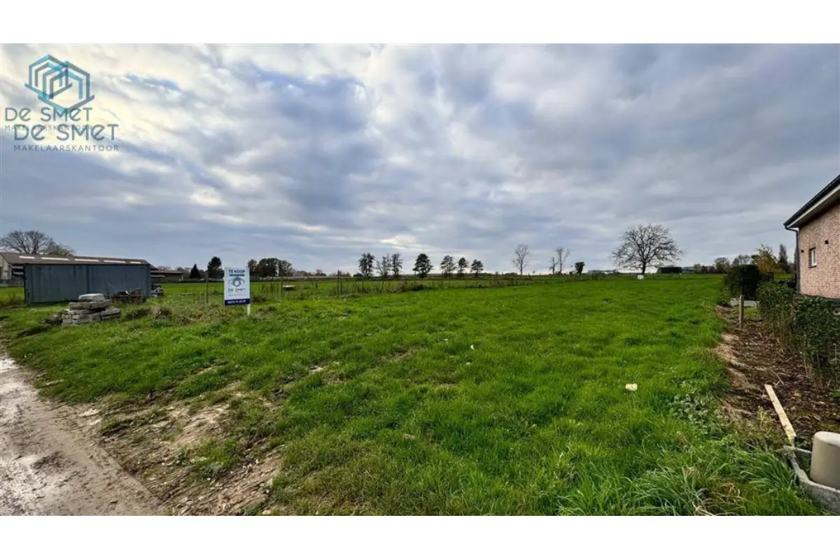 Grond te  koop in Viane 9500 199900.00€  slaapkamers m² - Zoekertje 700724