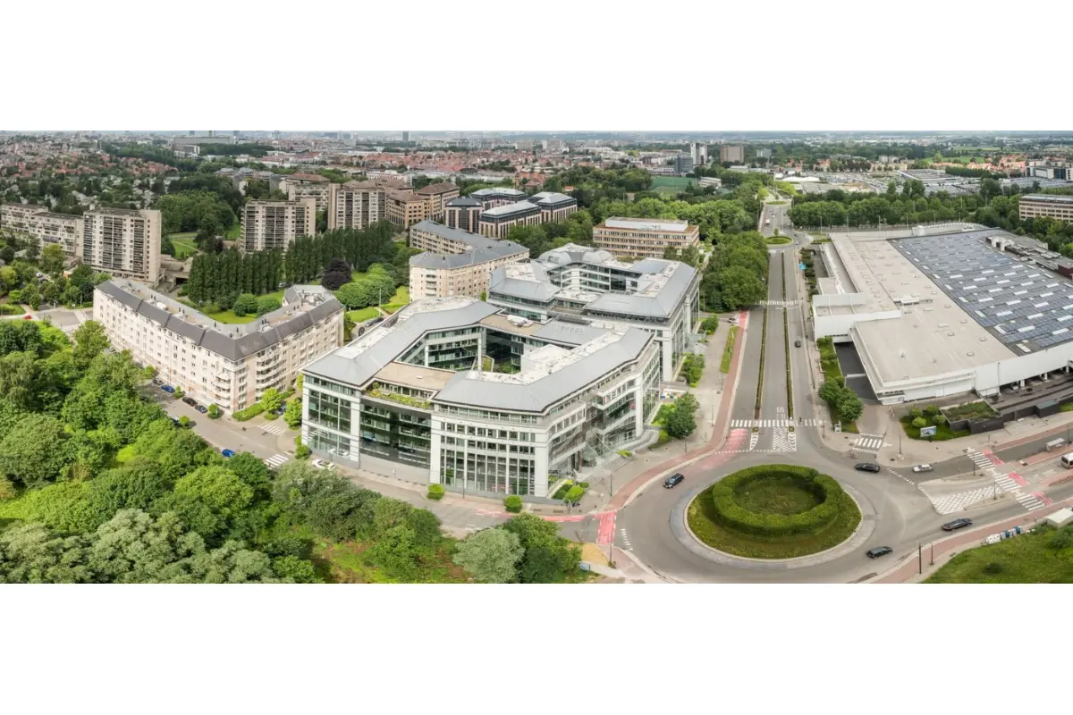 Commerce à vendre à Woluwe-Saint-Lambert 1200 820000.00€  chambres 601.00m² - annonce 700414