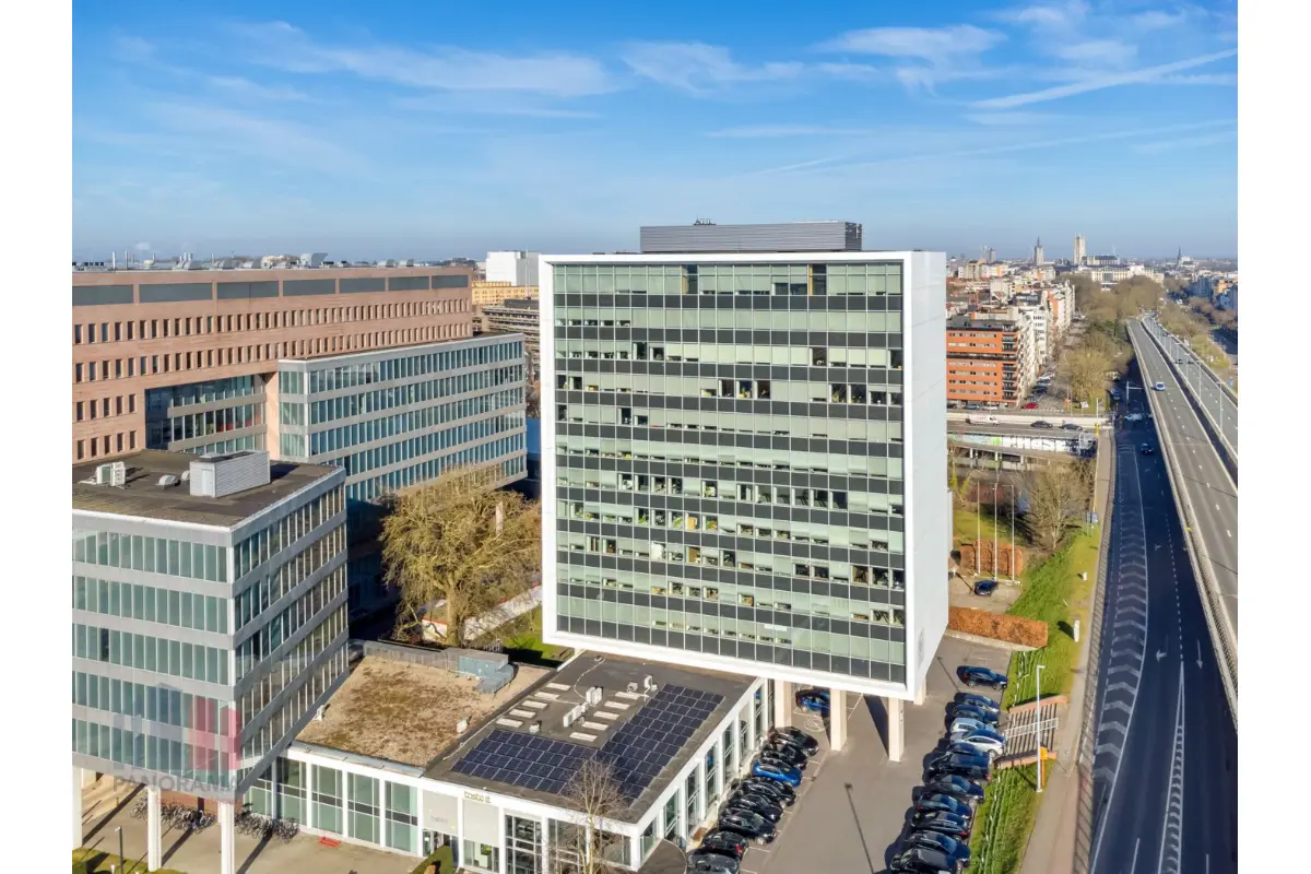 Commerce à louer à Gentbrugge 9050 3629.00€  chambres 335.00m² - annonce 700351