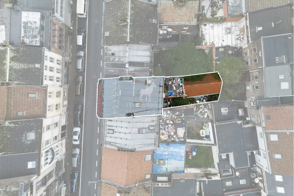 Appartementsgebouw te  koop in Marchienne-au-Pont 6030 129999.00€ 5 slaapkamers 326.00m² - Zoekertje 700801