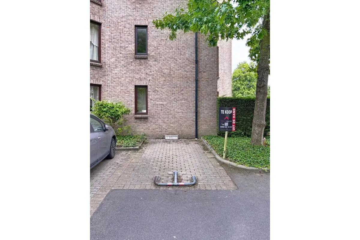 Parking & garage te  koop in Brugge 8000 6500.00€  slaapkamers m² - Zoekertje 701919