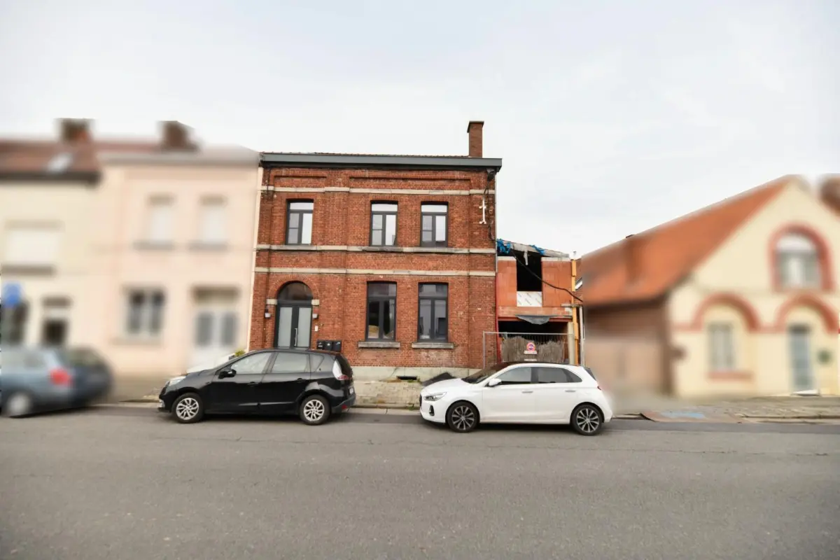 Appartementsgebouw te  koop in Froyennes 7503 375000.00€ 3 slaapkamers m² - Zoekertje 701829