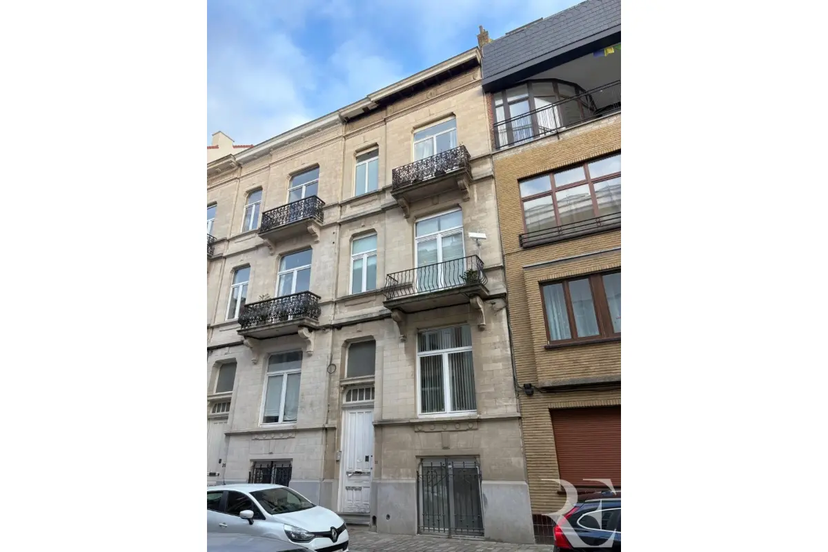 Appartement te  huur in Vorst 1190 1050.00€ 1 slaapkamers 66.00m² - Zoekertje 702173