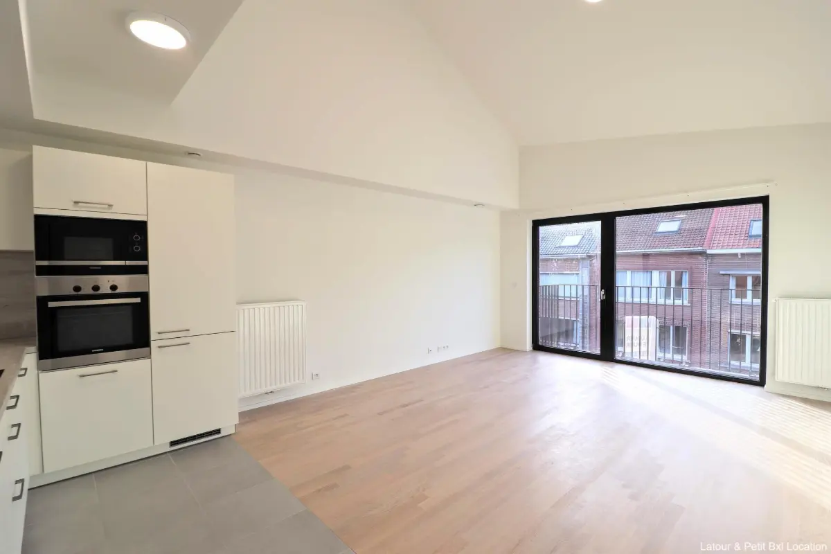 Appartement te  huur in Vorst 1190 1275.00€ 2 slaapkamers 85.00m² - Zoekertje 701899