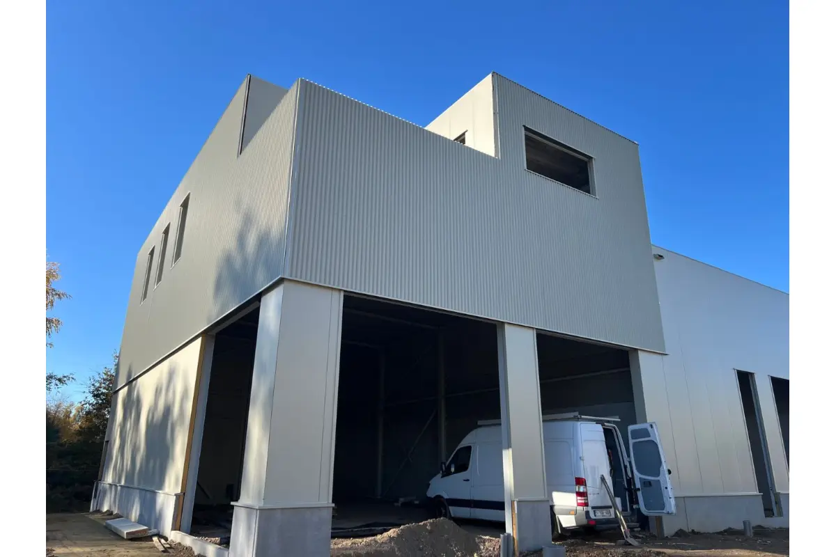 Commerce à vendre à Genk 3600 1107000.00€  chambres 820.00m² - annonce 701498