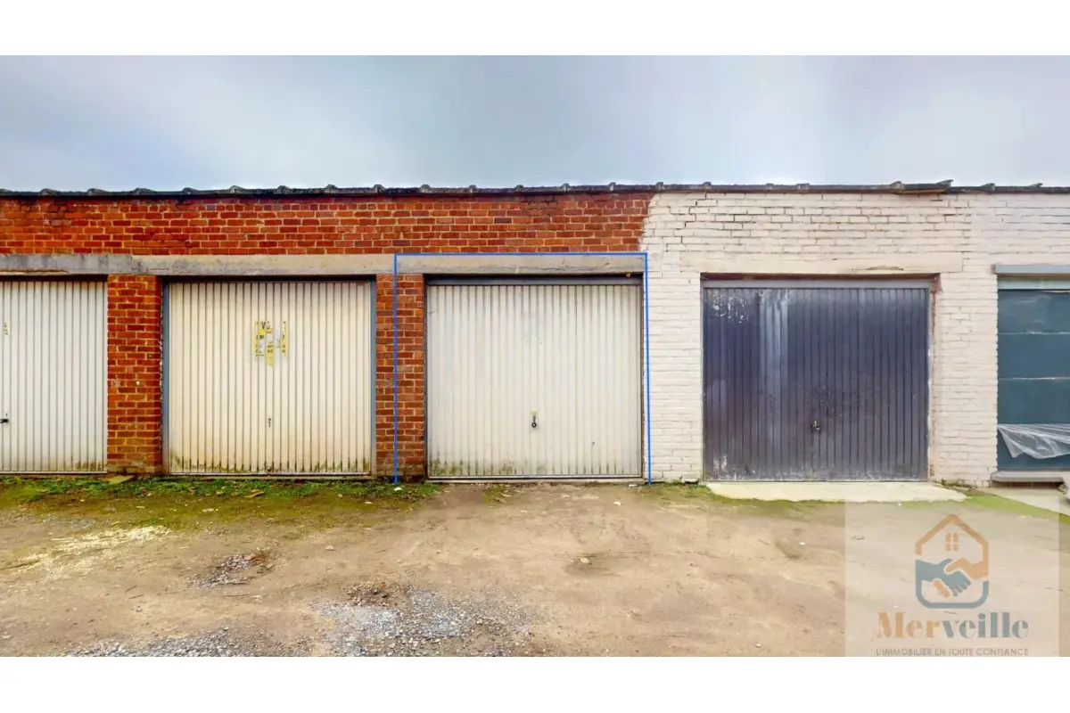 Parking & garage te  koop in La Louvière 7100 11000.00€  slaapkamers m² - Zoekertje 702258