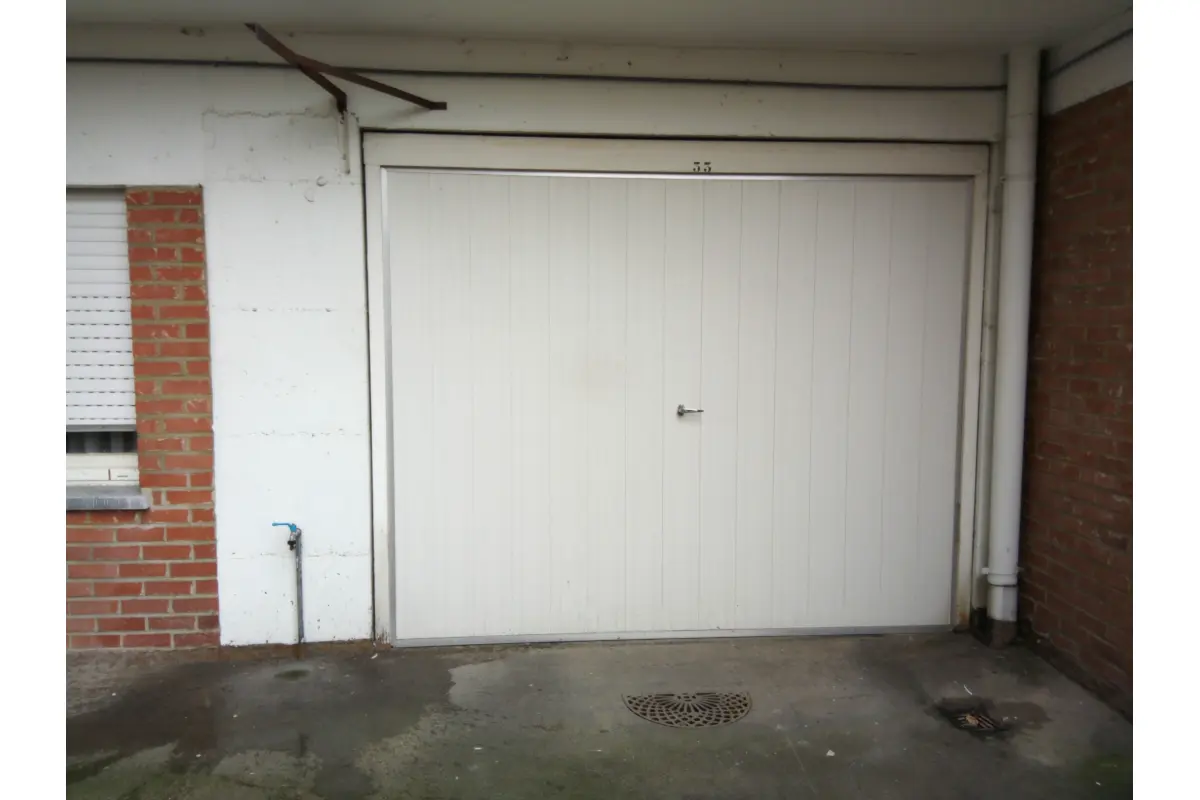 Parking & garage te  koop in Sint-Jans-Molenbeek 1080 28000.00€  slaapkamers m² - Zoekertje 702267