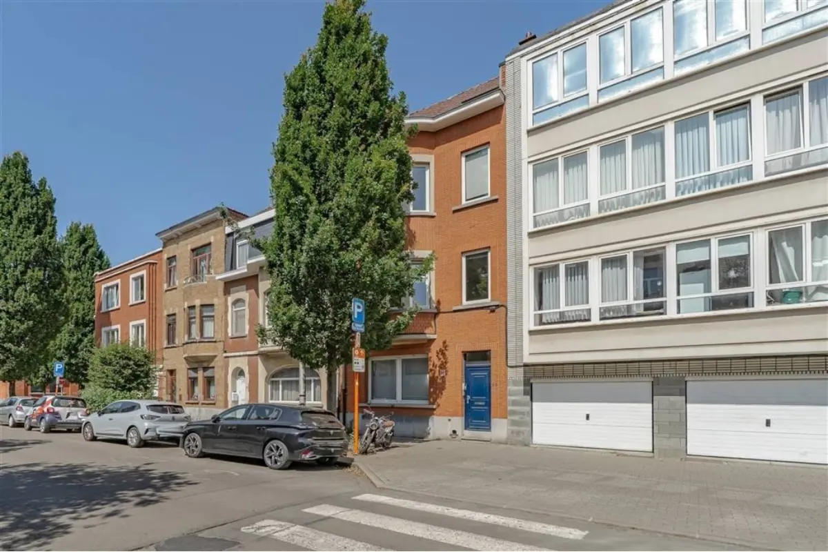 Handelszaak te  koop in Etterbeek 1040 695000.00€ 5 slaapkamers 258.00m² - Zoekertje 702248