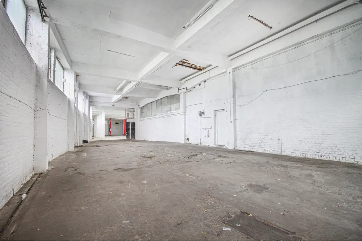 Commerce à vendre à Monceau-sur-Sambre 6031 198000.00€  chambres 550.00m² - annonce 702511