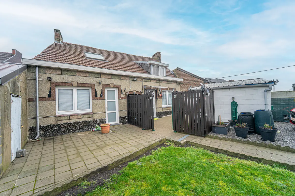 Appartementsgebouw te  koop in Châtelineau 6200 198000.00€ 3 slaapkamers 120.00m² - Zoekertje 702512