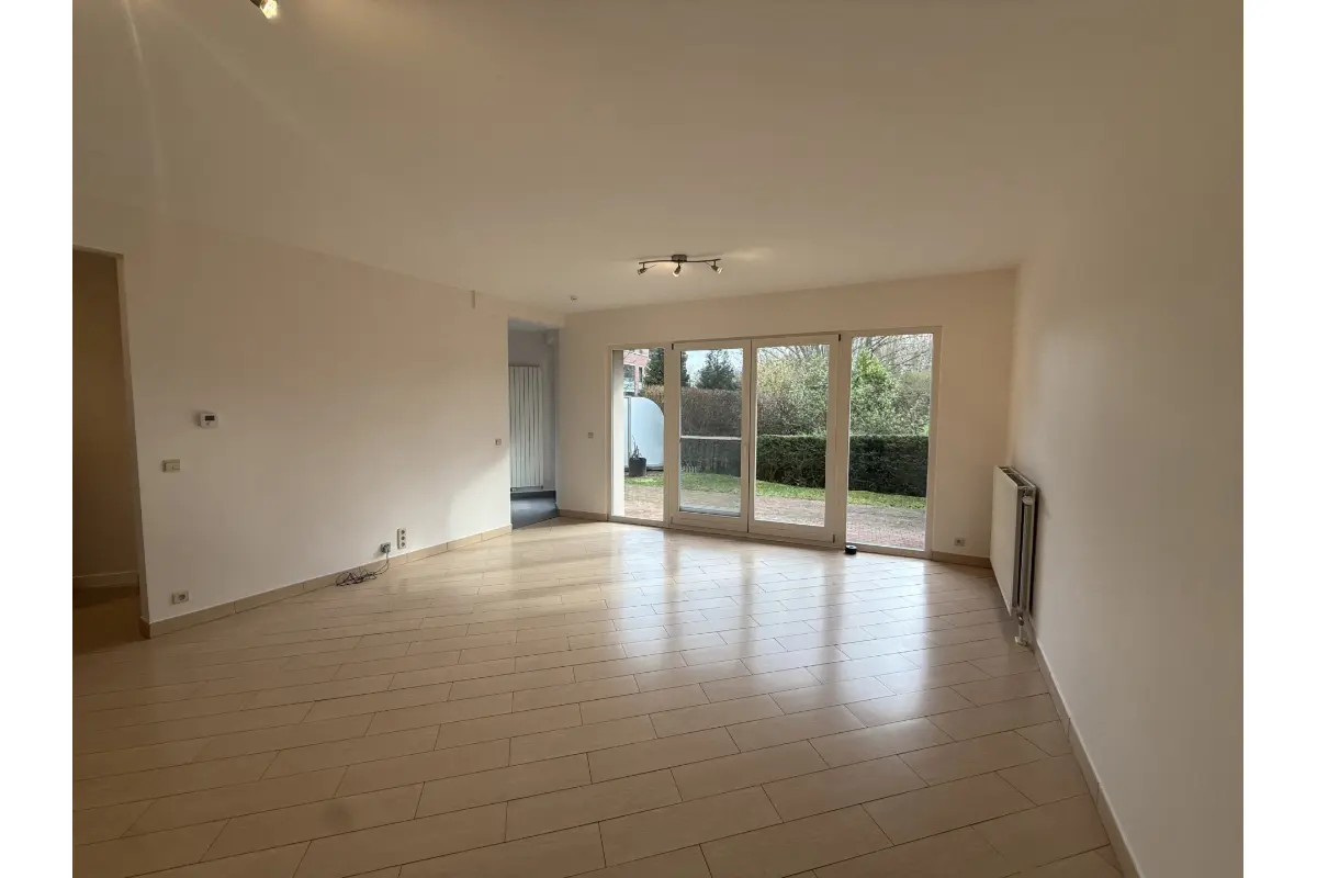 Rez-de-chaussée à louer à Woluwe-Saint-Lambert 1200 1700.00€ 2 chambres 120.00m² - annonce 702703