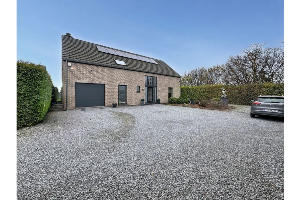 Villa à vendre à Walcourt 5650 499000.00€ 6 chambres 240.00m² - annonce 703171