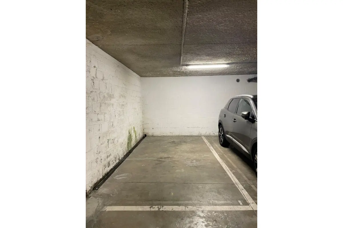 Parking / garage à louer à Bruxelles 1000 100.00€  chambres m² - annonce 703697