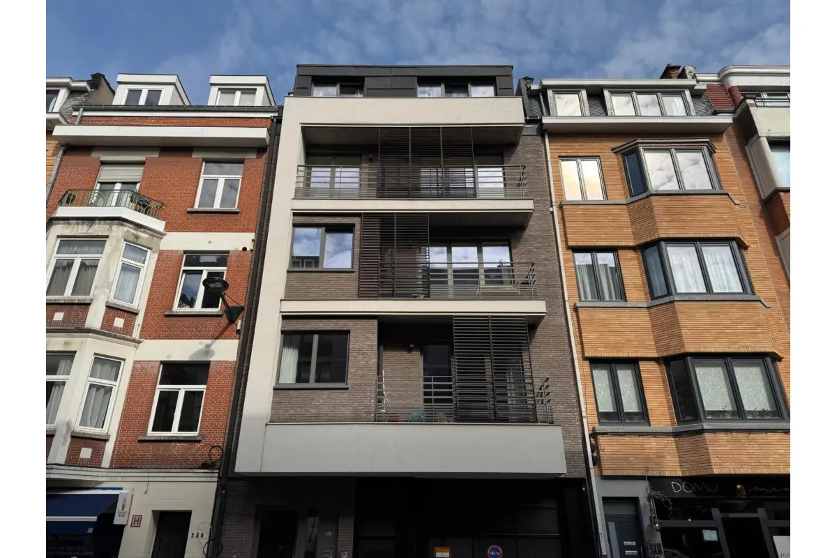 Parking & garage te  huur in Ukkel 1180 179.00€  slaapkamers m² - Zoekertje 703695