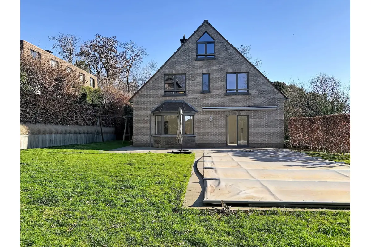 Huis te  huur in Ukkel 1180 4200.00€ 6 slaapkamers 321.00m² - Zoekertje 703066