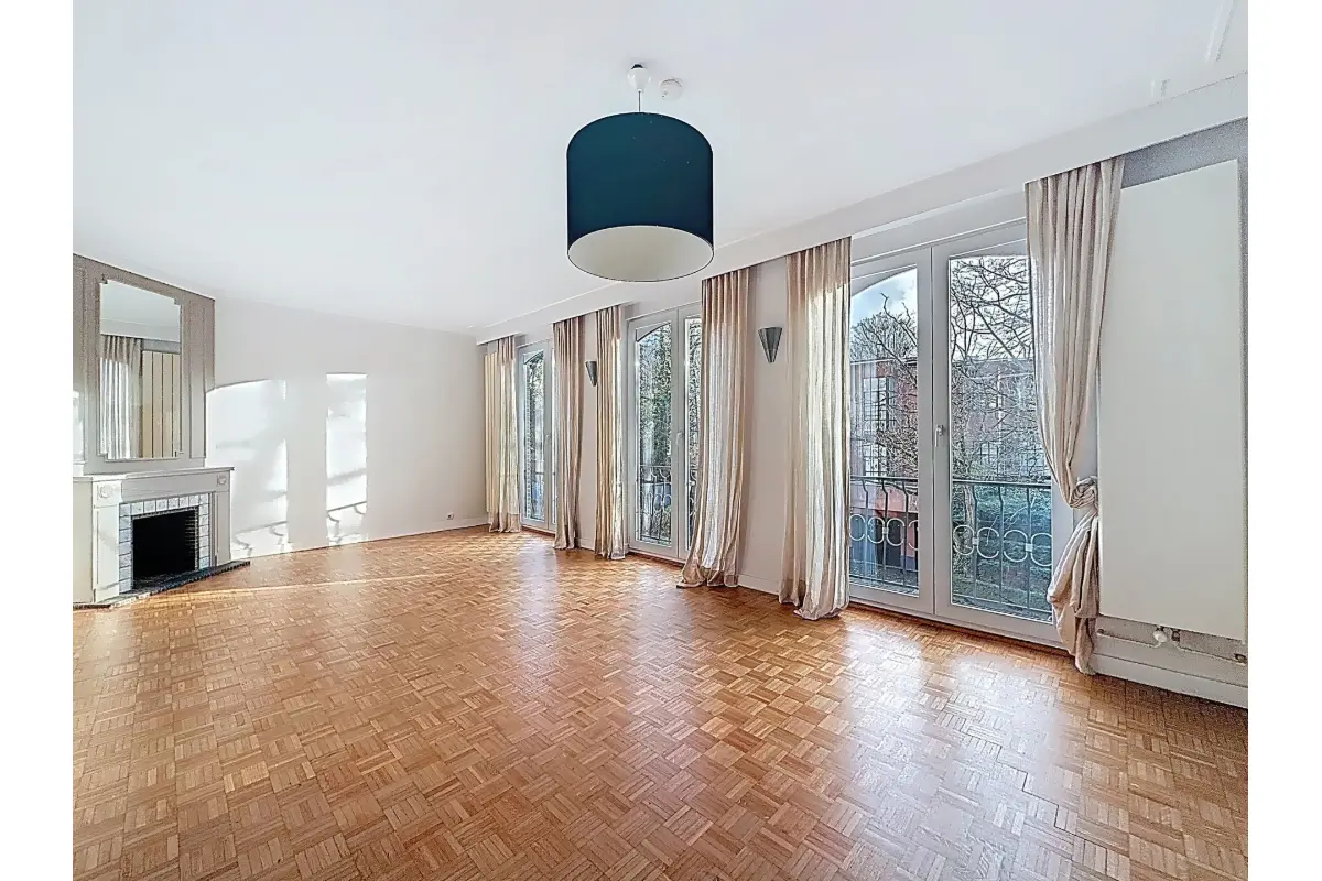 Huis te  huur in Ukkel 1180 3400.00€ 7 slaapkamers 389.00m² - Zoekertje 703069