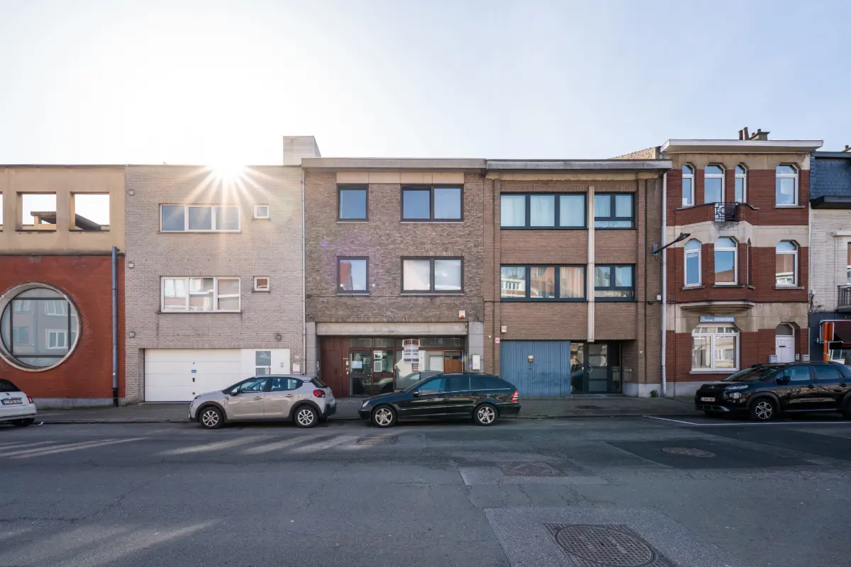 Immeuble mixte à vendre à Woluwe-Saint-Lambert 1200 1050000.00€ 4 chambres 300.00m² - annonce 704453