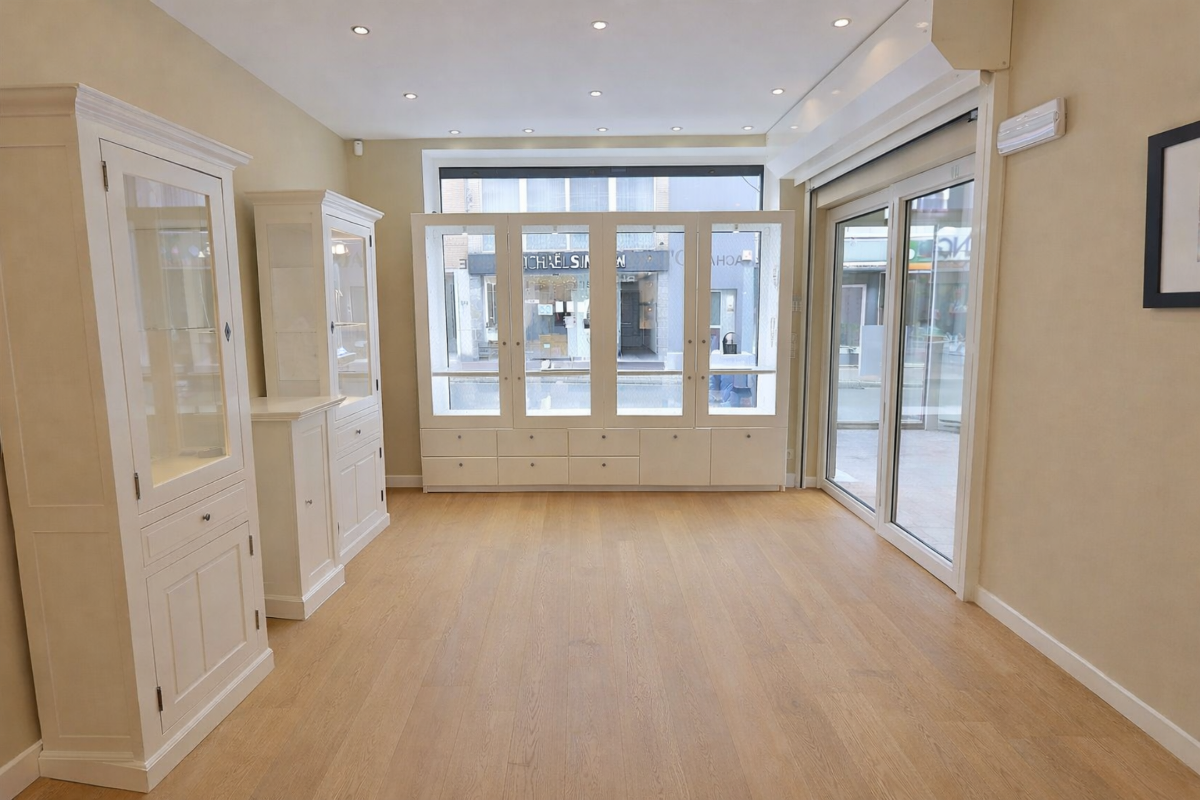 Commerce à louer à Woluwe-Saint-Lambert 1200 1350.00€  chambres 40.00m² - annonce 755212