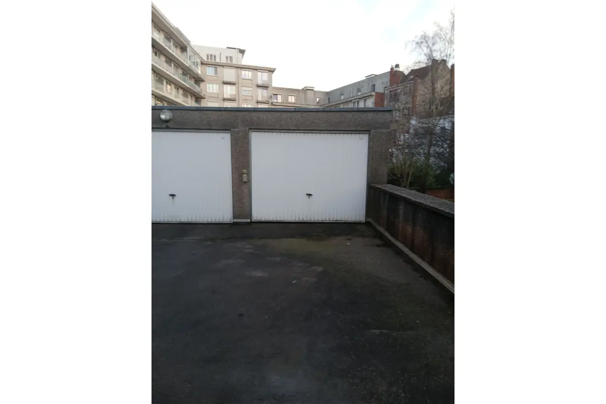 Parking / garage à vendre à Molenbeek-Saint-Jean 1080 30000.00€  chambres m² - annonce 705084