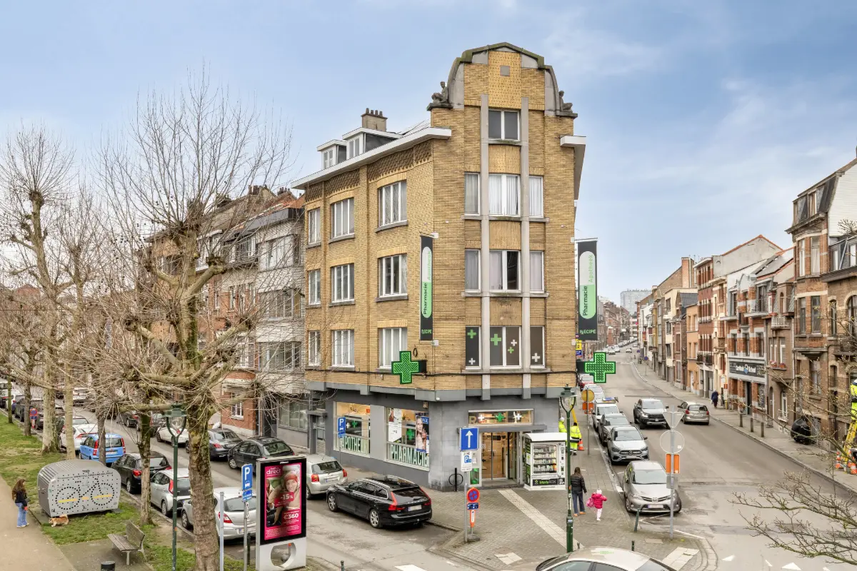 Handelszaak te  koop in Anderlecht 1070 975000.00€  slaapkamers 415.00m² - Zoekertje 705372